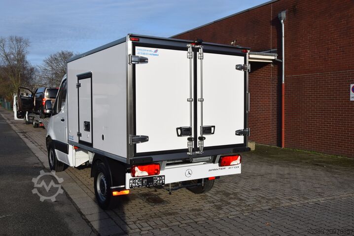 Véhicule utilitaire Mercedes-Benz Sprinter  317 Tiefkühkoffer -20 Stand Fahrk Navi