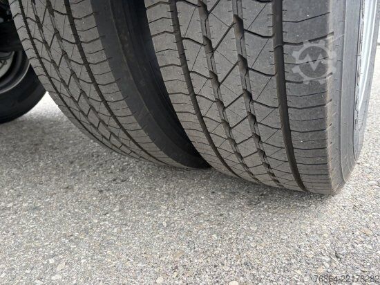 Remorque surbaissée KRONE SE CITY KüHLER, CARRIER 1550, 1-ACHSAUFLIEGER MIT HEBEBüHNE