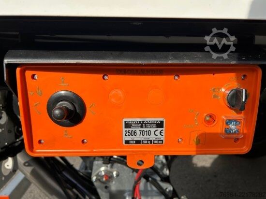 Remorque surbaissée KRONE SE CITY KüHLER, CARRIER 1550, 1-ACHSAUFLIEGER MIT HEBEBüHNE