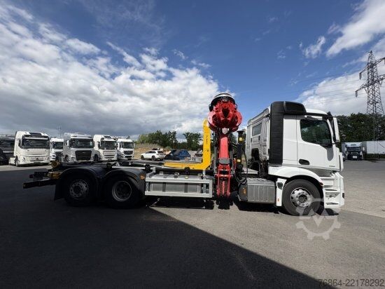 Camion benne MERCEDES-BENZ ACTROS 2551 6X2, PALFINGER-ABROLLKIPPER MIT SCHROTTKRAN,  LENK-LIFTACHSE, EURO 6