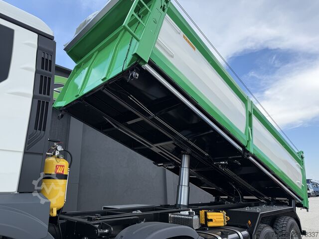 Camion-benne tricar MAN TGS 41.520 40Ton 8x4 Euro6 KIPPER 18cbm