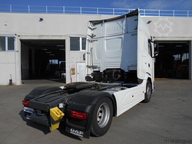 Tracteur routier standard DAF XG 480