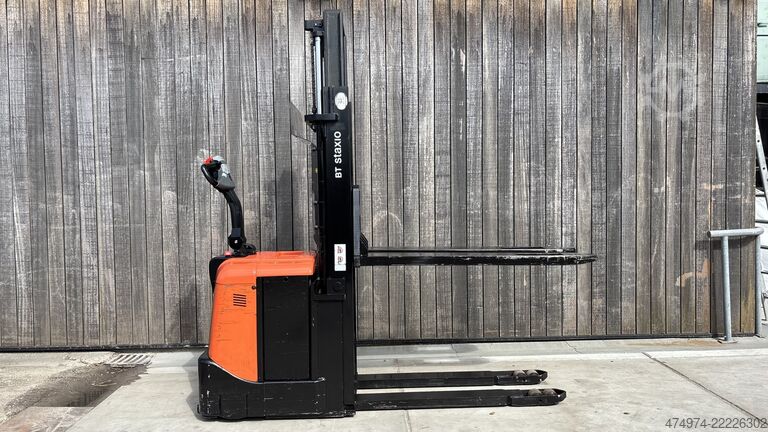 Empilhador manual BT SPE 160