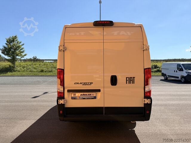Furgão de painéis Fiat Ducato