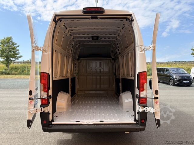 Furgão de painéis Fiat Ducato