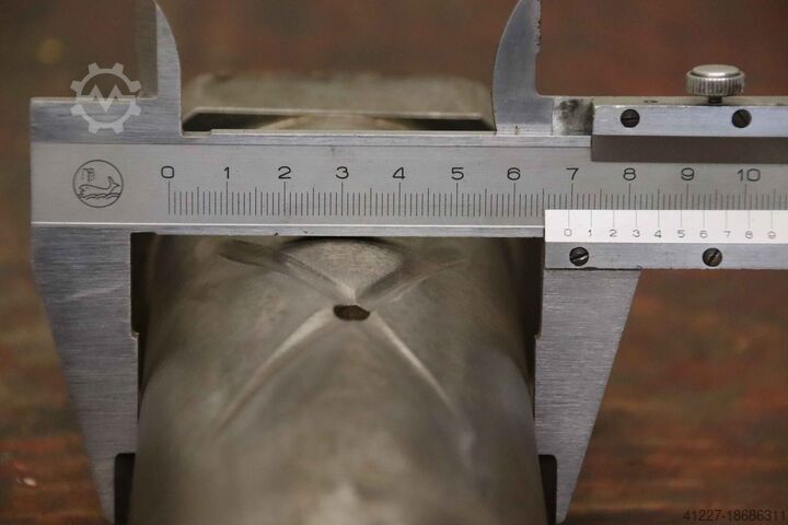 Lubrication bolt d=90x2 8 M48 unbekannt Schaft Ø 70 mm  M48