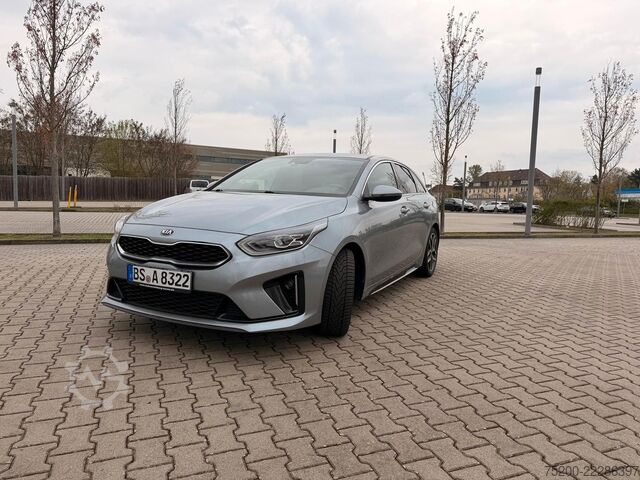 Minibüs KIA ProCeed GT-Line