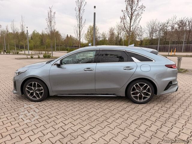 Minibüs KIA ProCeed GT-Line