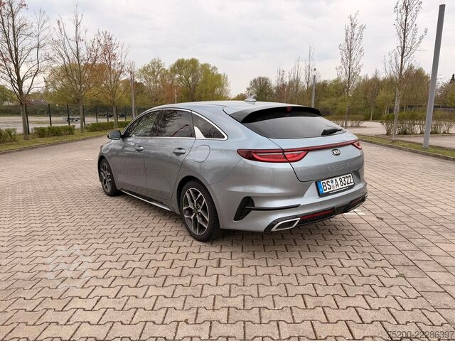 Minibüs KIA ProCeed GT-Line