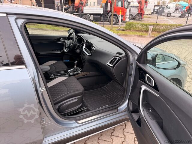 Minibüs KIA ProCeed GT-Line
