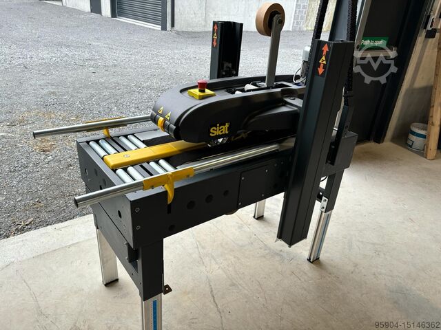 Siat Halbautomatische Kartonverschließmaschine Siat SR20