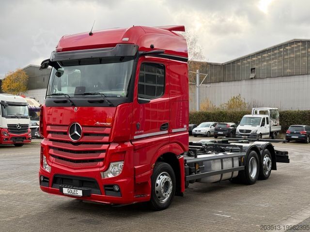Wissellaadbak vrachtwagen MERCEDES-BENZ ACTROS 2543 6x2 Wechselaufbau BDF AHK 2 Betten