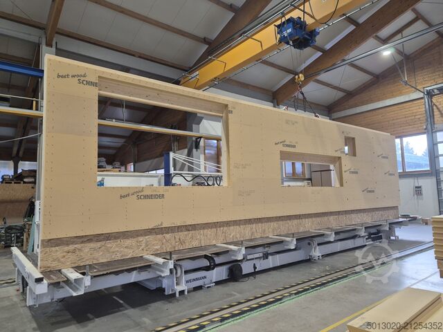 Genomgående bearbetningscenter Hundegger Lohnfertigung im Holzbereich