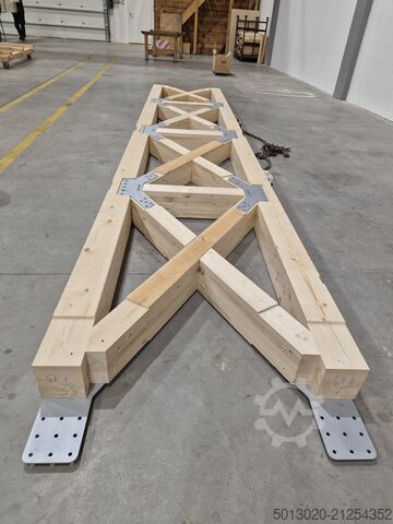 Genomgående bearbetningscenter Hundegger Lohnfertigung im Holzbereich