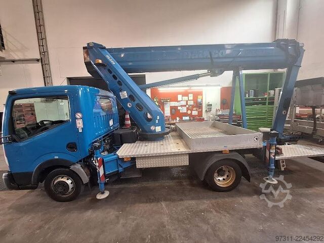 Piattaforma aerea montata su camion Ruthmann TBR 220 / NISSAN CABSTAR