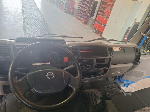 Piattaforma aerea montata su camion Ruthmann TBR 220 / NISSAN CABSTAR
