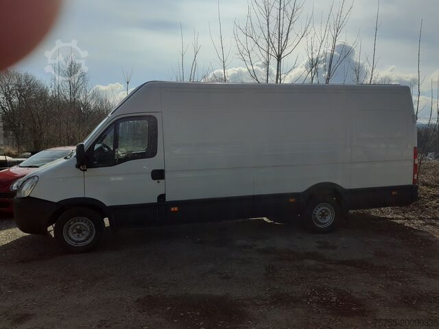 Box van înalt + lung Iveco 35S13 Kastenwagen Hoch+Lang