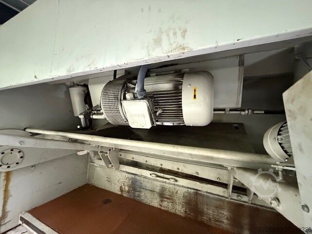 Hydraulické nůžky na gilotinu Baykal MGH3100X16