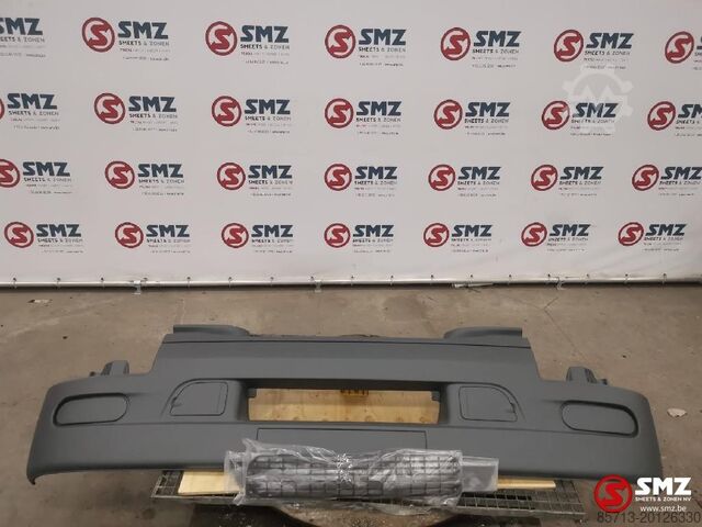 Bumper Renault Bumper zonder gaten en spoiler Renault Premium