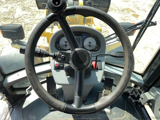 Kerekes rakodó Yanmar V100