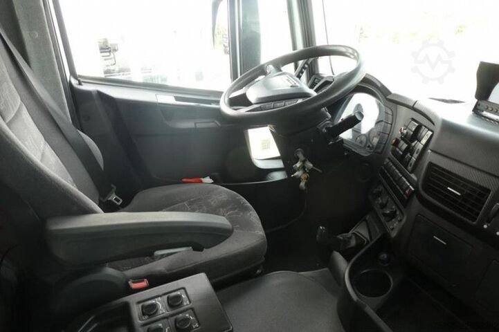 Kipper LKW IVECO HD9 86.50-90 4 Achs Muldenkipper schwere Straßen