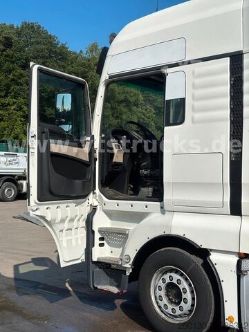 Standard nyergesvontató MAN TGX 26.500 6x2 Blatt-/Luft