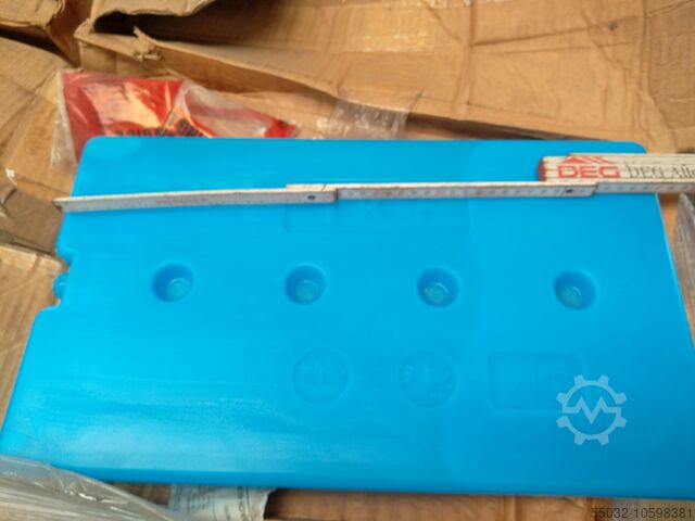 Mehrere neue Kühlakkus für TK Boxen Kühlplatten Lille