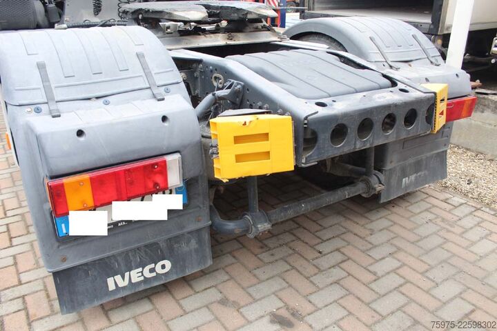 Standardni tegljač iveco stralis 500 presa idraulica