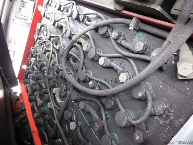 Stivuitor electric cu 4 roți Linde E25H 01/600