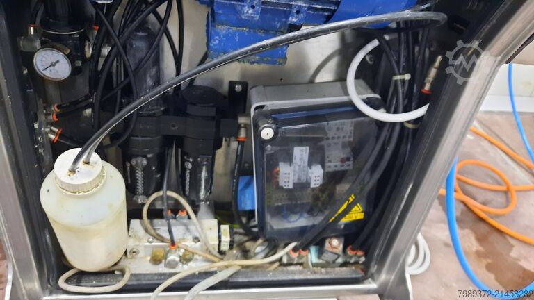 Avtäckt maskin CERTEL 746 PX Deskinners