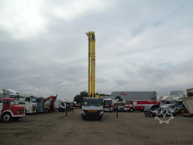 Lyftplattform Mercedes-Benz Actros 4148 10x4 + 84 meters Wumag Hoogwerker