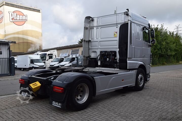 Standard SZM Daf XF 530 Flachdach Retarder Leder ACC TV Navi