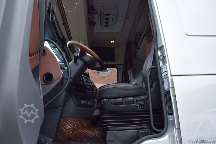 Standard SZM Daf XF 530 Flachdach Retarder Leder ACC TV Navi