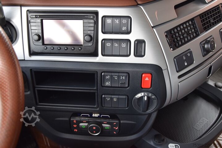 Standard SZM Daf XF 530 Flachdach Retarder Leder ACC TV Navi