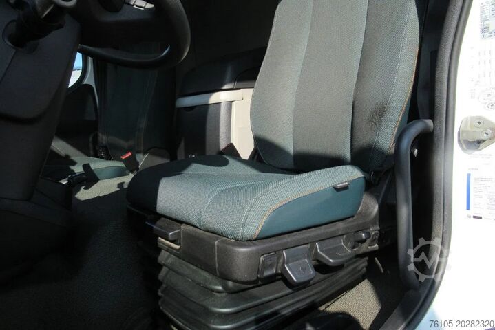 Koffer Volvo FL 250 Bakwagen + 6 deuren + Laadklep 2000 kg