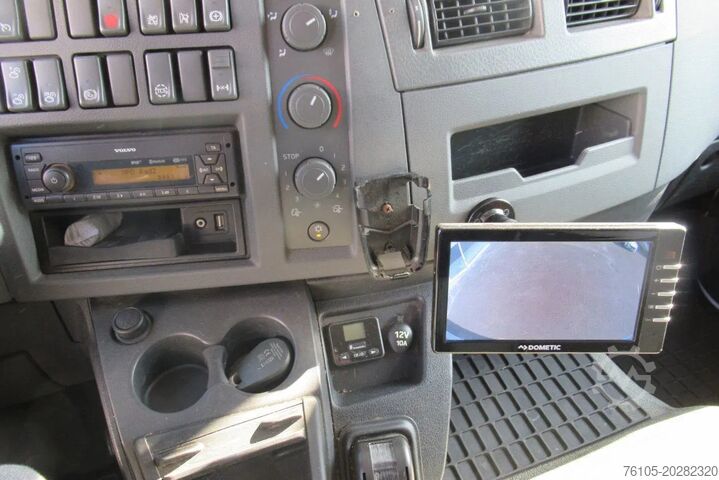 Koffer Volvo FL 250 Bakwagen + 6 deuren + Laadklep 2000 kg