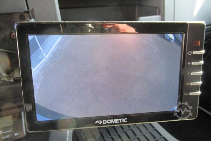 Koffer Volvo FL 250 Bakwagen + 6 deuren + Laadklep 2000 kg