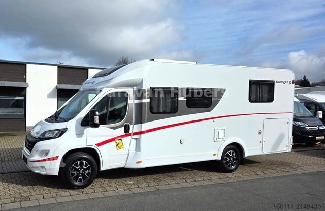Halvintegrerad husbil SUNLIGHT T 69LC - Queensbett - 1. Hand - Solar - Klima