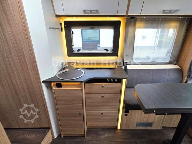 Halvintegrerad husbil SUNLIGHT T 69LC - Queensbett - 1. Hand - Solar - Klima