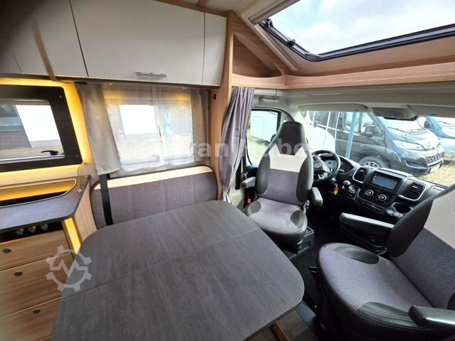 Halvintegrerad husbil SUNLIGHT T 69LC - Queensbett - 1. Hand - Solar - Klima