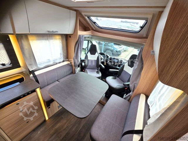 Halvintegrerad husbil SUNLIGHT T 69LC - Queensbett - 1. Hand - Solar - Klima