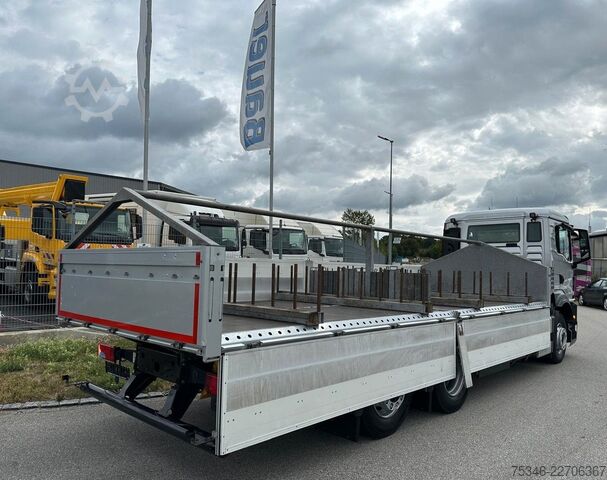 Camión plataforma con toldo MAN TGS 26.360 LL/Pritsche 7,10 m/Lenkachse/ 108 tkm