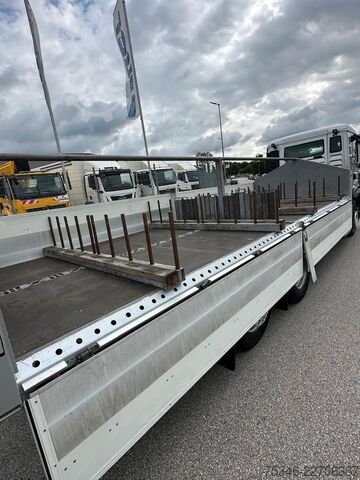 Camión plataforma con toldo MAN TGS 26.360 LL/Pritsche 7,10 m/Lenkachse/ 108 tkm