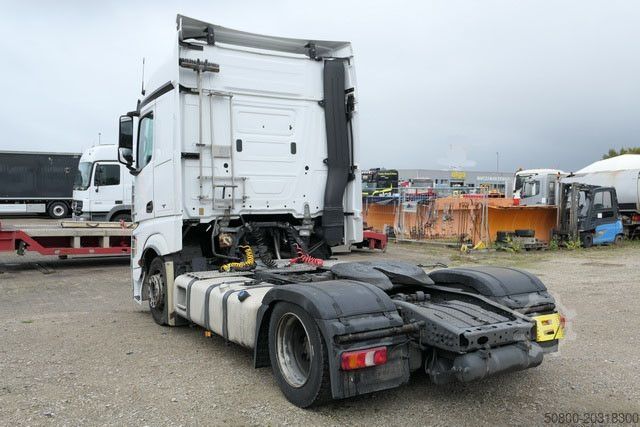 Kamion za prevoz opasnih materija MERCEDES-BENZ 1843 Actros 4x2, Retarder, AC,2x Tank, Lowliner