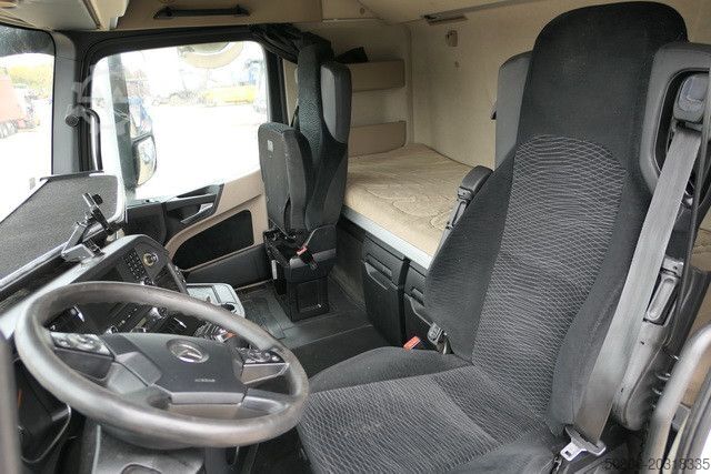 Kamion za prevoz opasnih materija MERCEDES-BENZ 1843 Actros 4x2, Retarder, 2x Tank, AC, Lowliner