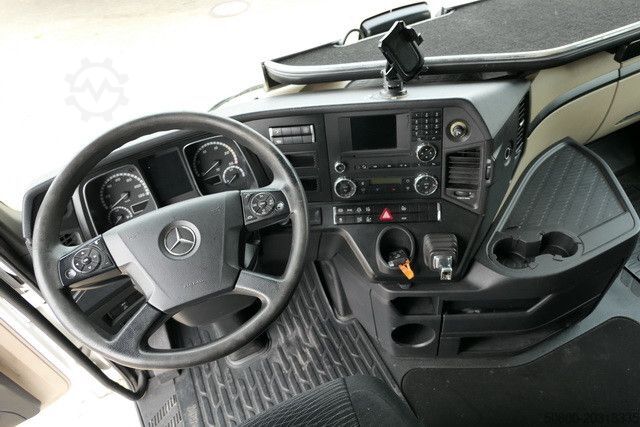 Kamion za prevoz opasnih materija MERCEDES-BENZ 1843 Actros 4x2, Retarder, 2x Tank, AC, Lowliner
