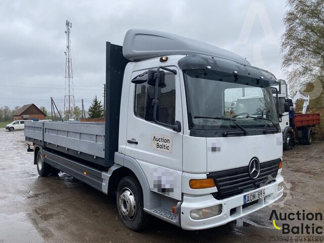 Přívěs na plošinu Mercedes-Benz 815