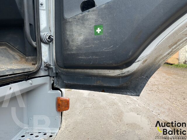 Přívěs na plošinu Mercedes-Benz 815
