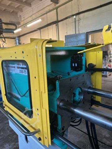Injection molding machine Arburg 221KS 250-75