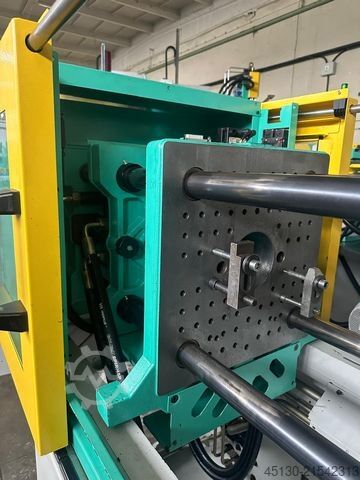 Mašina za brizganje plastike Arburg 270C 400-70